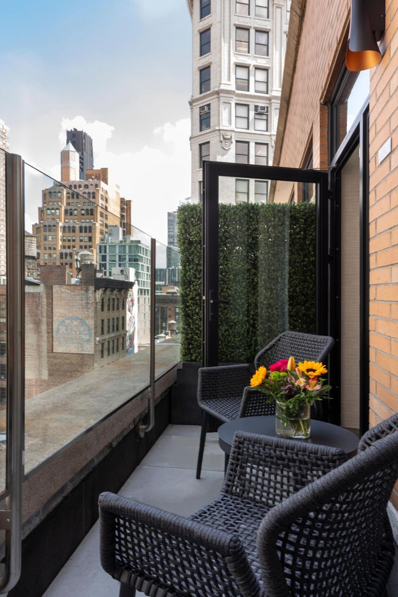 Broadway Plaza Hotel Нью-Йорк Экстерьер фото